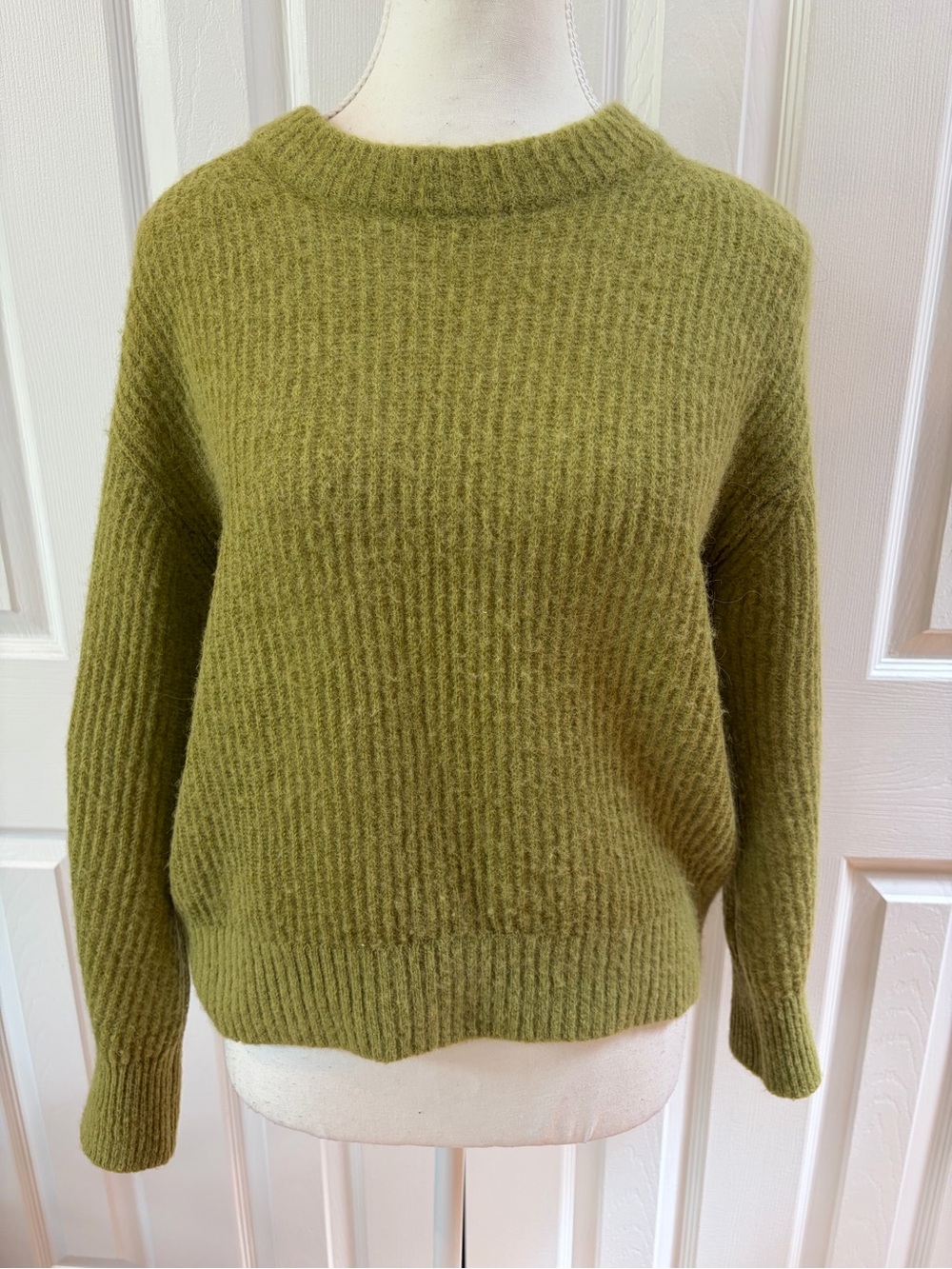 Everlane Moss Green Cocoon Crew Neck Sweater Size S